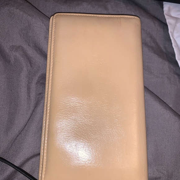 Chanel  authentic camellia flap wallet - Picture 7 of 12